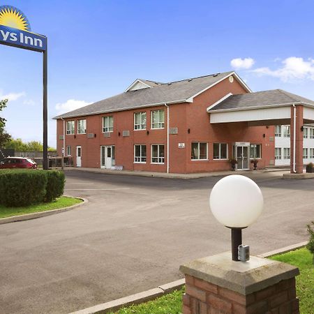 Days Inn By Wyndham Stouffville Exterior foto