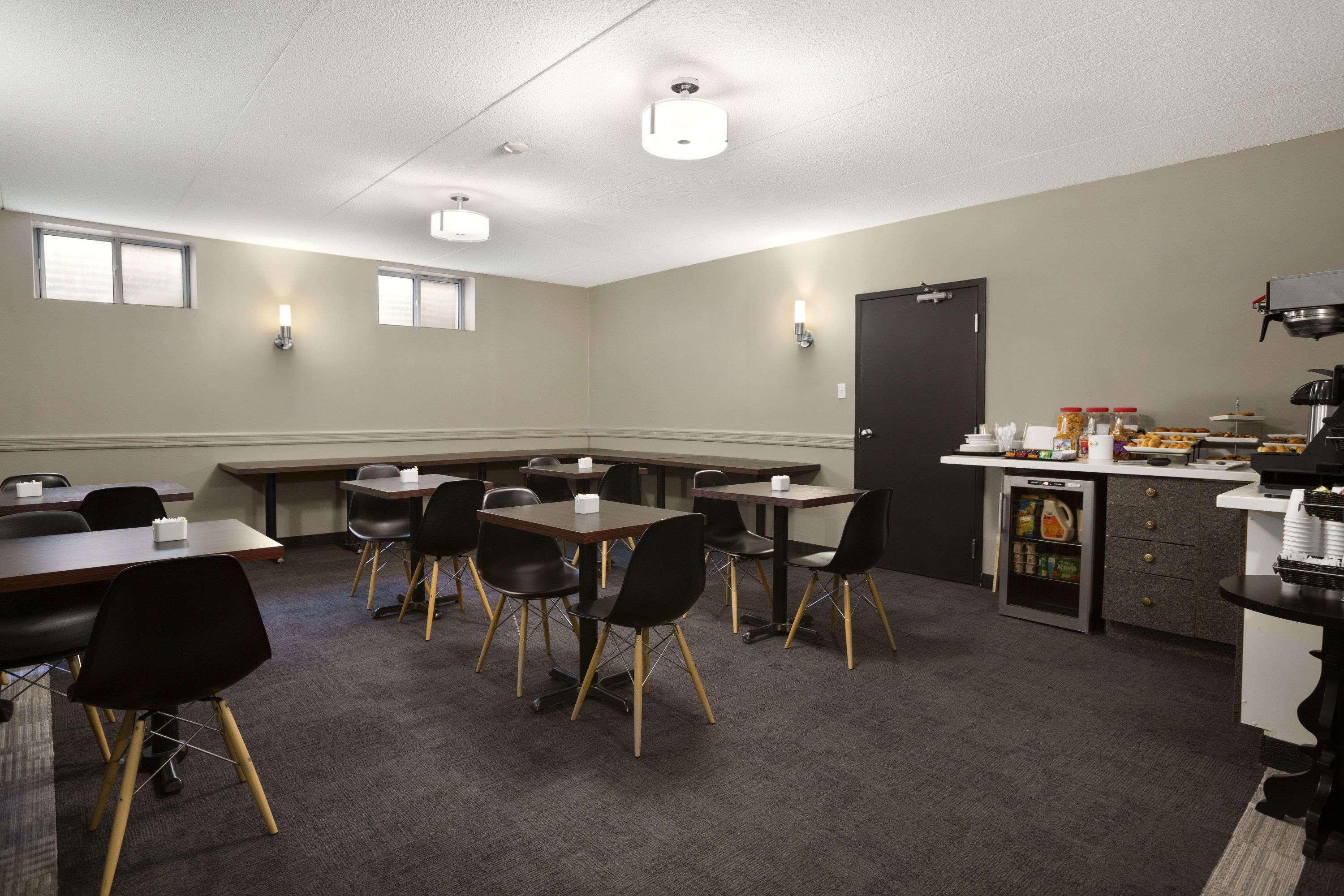 Days Inn By Wyndham Stouffville Exterior foto